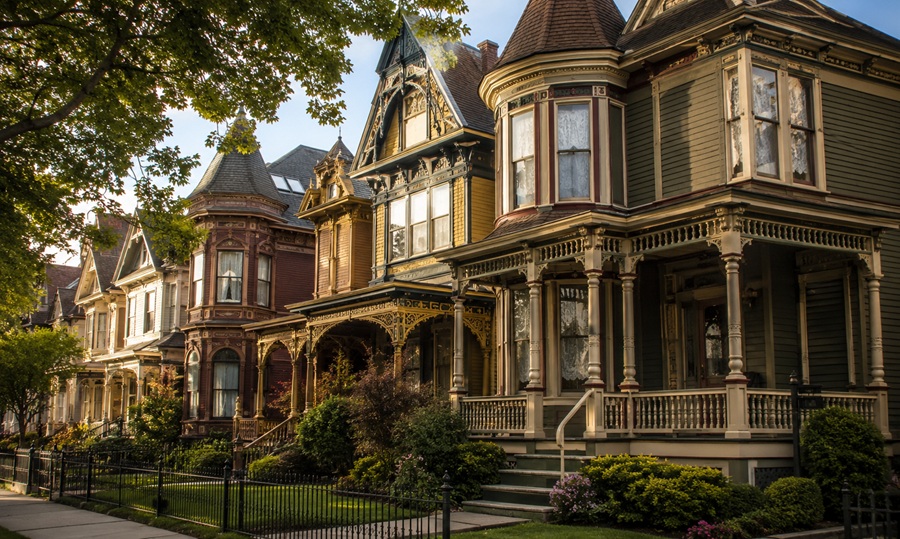 Victorian Era Houses: 7 Buying Mistakes to Avoid